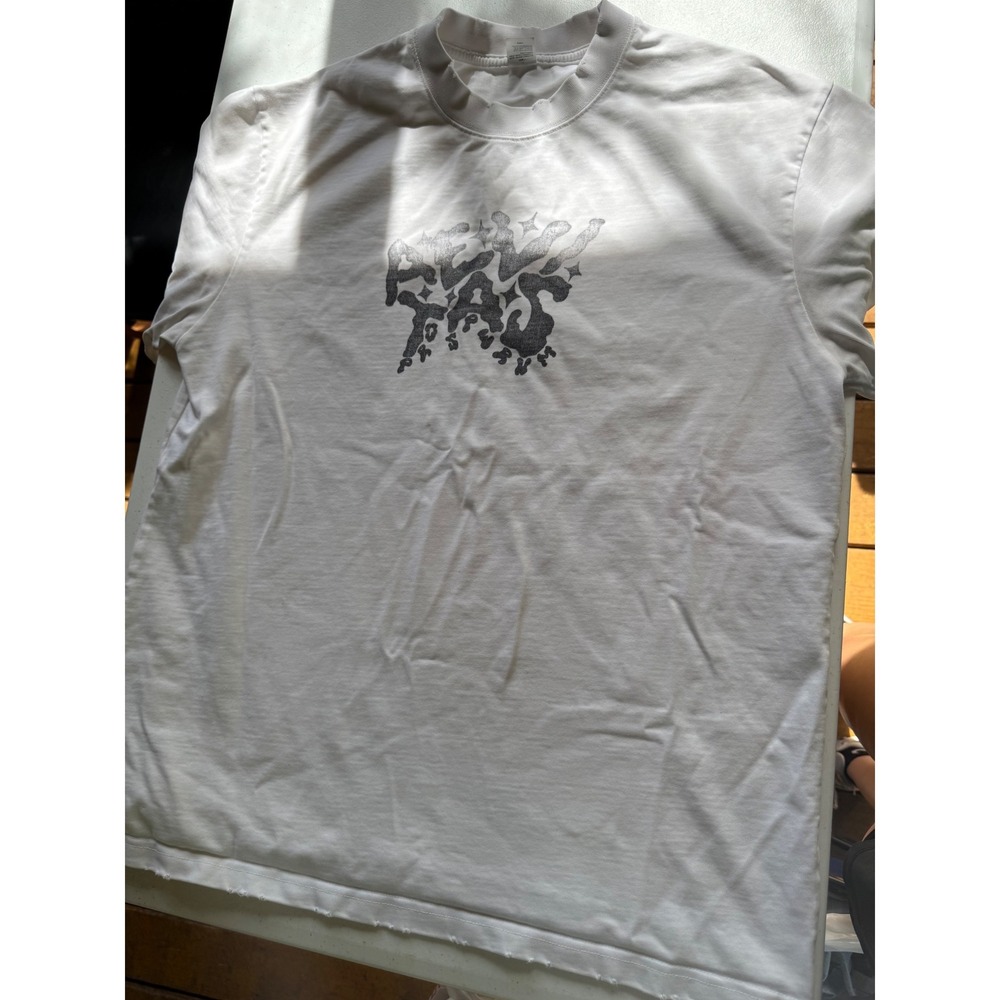 Mens White Graphic Print T-Shirt Abstract Star Design Short Sleeve Size L